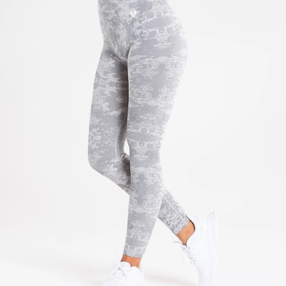 Women’s Best, CAMO SEAMLESS LEGGINGS Gray, Small, new no tag never wore. - Picture 1 of 4